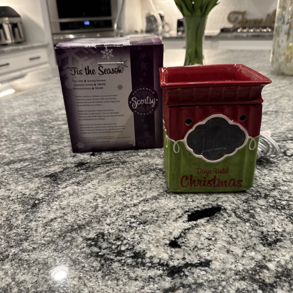 Scentsy Tis The Season Countdown Full‎ Size Wax Warmer Red And Green